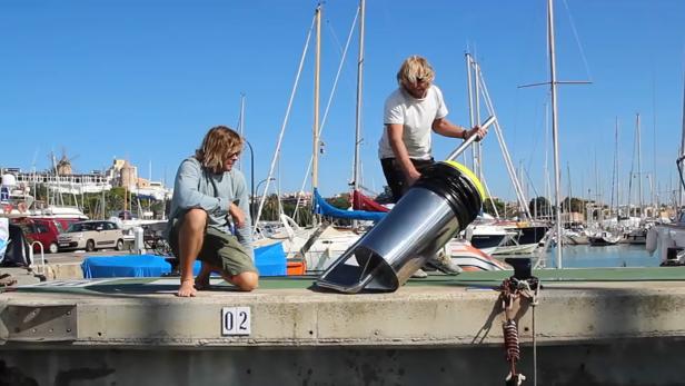 Das muss bekannter werden. Zwei Australier haben ein Müllsammelgerät für den Einsatz im Meer entwickelt.