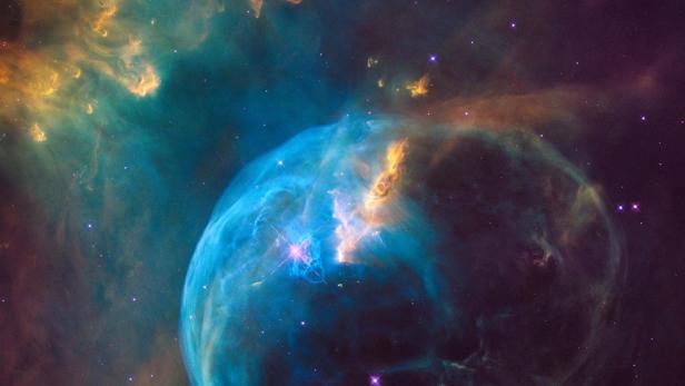 8000 Lichtjahre von der Erde entfernt: Der &quot;Blasennebel&quot; NGC 7635