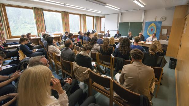 Die Podiumsdiskussion beim Forum Alpbach war gut besucht