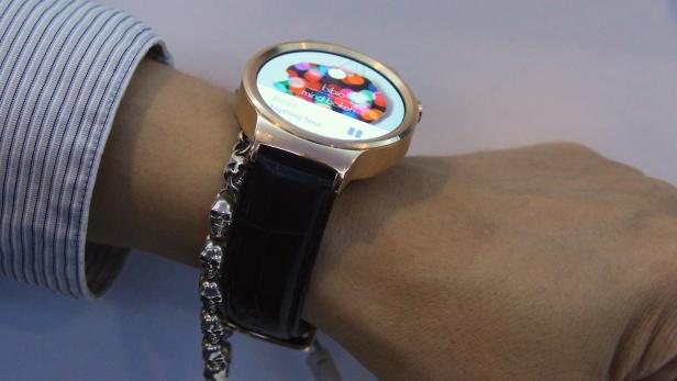 Huawei überraschte in Barcelona mit seiner Smartwatch mit rundem Display. Die futurezone konnte die ausprobieren.