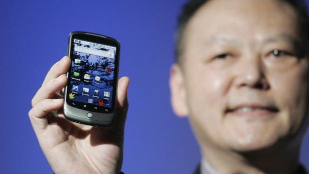 Im Jahr 2010 präsentierte der der damalige HTC-Chef Peter Chou das Google Nexus One