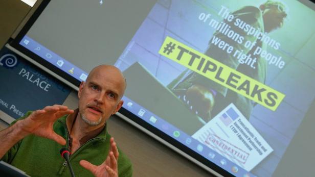 Jorgo Riss von Greenpeace bei der Präsentation von TTIP Leaks bei der Republica in Berlin.