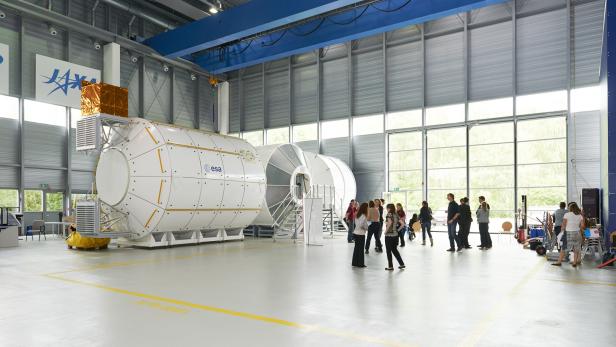 Das European Astronaut Centre (EAC) ist Hauptquartier und Ausbildungszentrum der europäischen Astronauten. Unter möglichst originalgetreuen Bedingungen...
