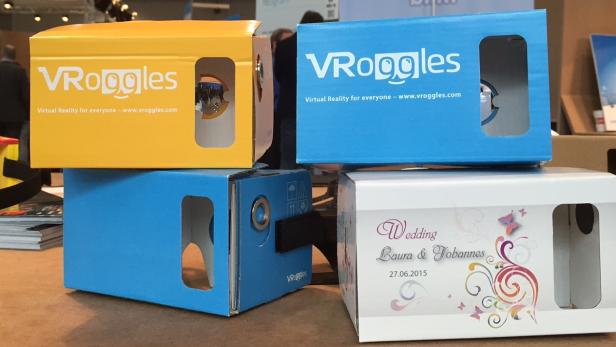 Vroggles - eine Virtual Reality Brille für Smartphones - wurde auf der CeBIT offiziell vorgestellt.
