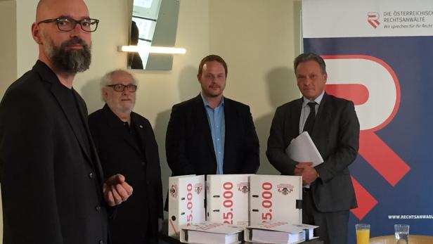 Gegen das Staatsschutzgesetz: Werner Reiter (AK Vorrat), Fred Turnheim (ÖJC), Christof Tschohl (AK Vorrat) und Rupert Wolff (ÖRAK).