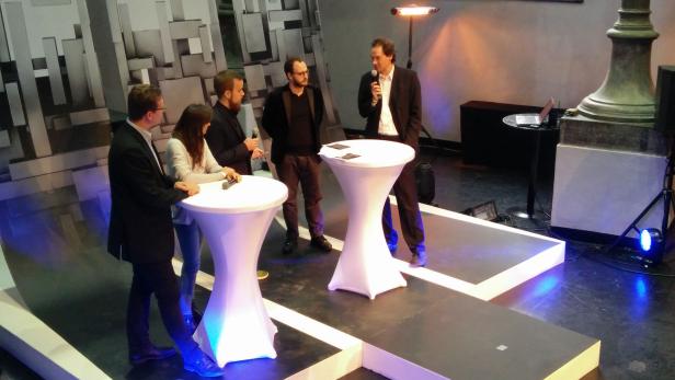VR-Diskussion beim futurezone Day: Wolfgang Hochleitner, Anna Felnhofer, Moderator Michael Leitner, Valentin Sam und Hannes Kaufmann (v. l. n. r.)