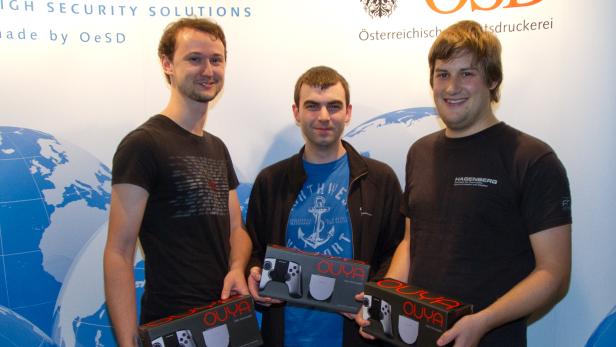Die Gewinner der OeSD-Hacking-Challenge -Lukas Schuller, 2.Platz; Stefan Lengauer, 1. Platz; Andreas Vogl, 3. Platz (v.l.n.r.)