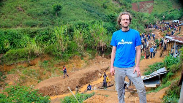 Bas van Abel in einer Zinnmine im Kongo
