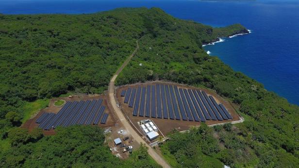 Die pazifische Insel Taʻū stellt mit der Hilfe von Tesla und SolarCity nun auf Solarpanele um