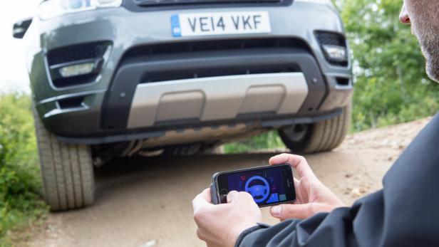 Der Prototyp des Range Rovers kann per Smartphone von außen ferngesteuert werden