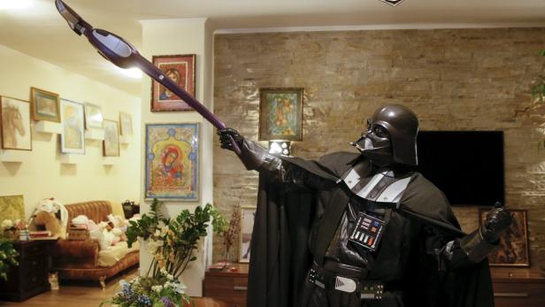 Darth Vader mit Akkustaubsauger