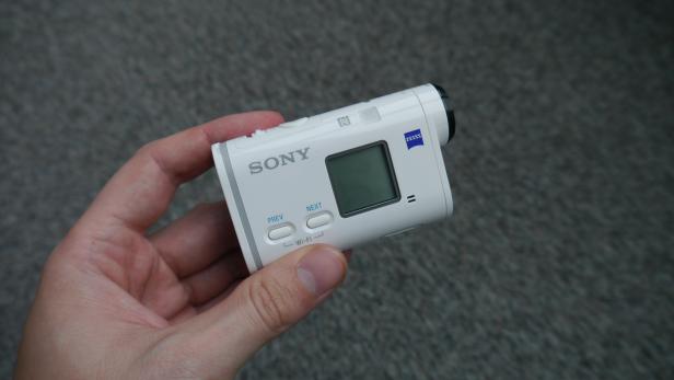 Die Actioncam Sony FDR-X1000V von allen Seiten