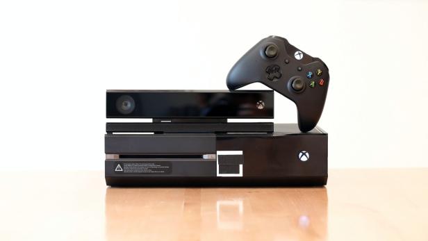 Kinect mit Xbox One und Controller