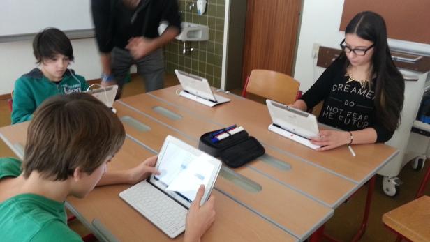 Die Schüler haben für uns darüber reflektiert, wie sich der Unterricht seit der Einführung der Tablets verändert hat.