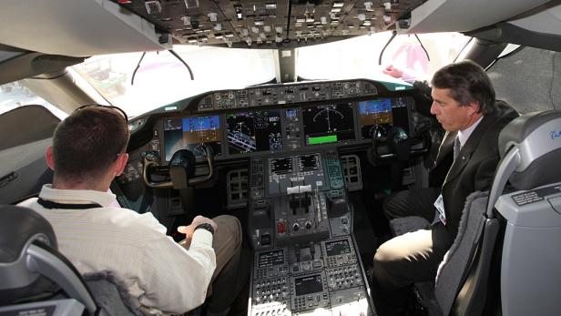 The Cockpit of new Boeing 787 is seen at the airplanes exhibition during the Dubai Air Show at the Airport of emirate gulf of Dubai, United Arab Emirates, 15 November 2011. Dubai Airshow is a leading aerospace event in the Middle East. Some 1,000 exhibito