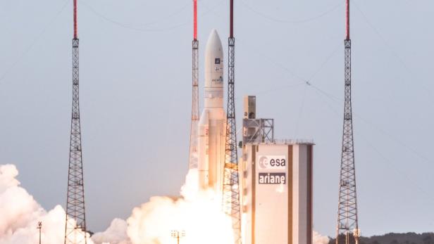 Start der Ariane 5-Rakete in Französisch-Guayana