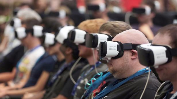 Virtual Reality wird laut Samsung immer beliebter und bald Alltag sein.