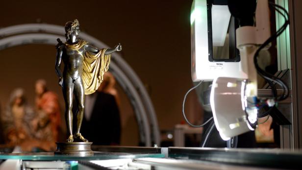 Der 3D-Scan einer Apollo-Bronzestatue im Liebighaus Museum in Frankfurt