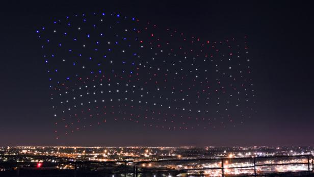 Die Intel-Drohnen formten unter anderem eine flatternde US-Flagge