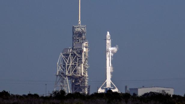 Die Falcon-9-Rakete soll am Sonntag abheben