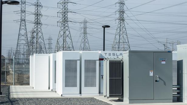 Tesla stellt auch große Akkus für den Ausgleich von Lastspitzen in Stromnetzen her