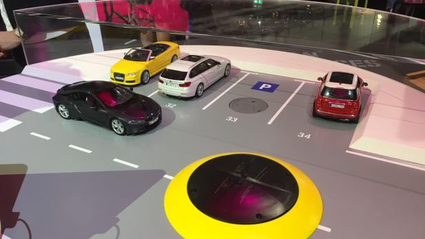 Smart Parking: T-Systems verbaut auf 11.000 Parkplätzen in Hamburg Sensoren.