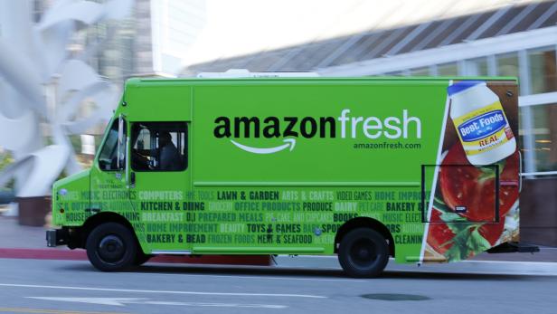Amazon liefert in einigen Ländern selbst Waren und Lebensmittel aus - vielleicht bald mit selbstfahrenden Autos