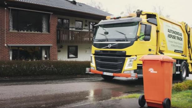 Der autonome Müllwagen von Volvo und Renova im Testeinsatz