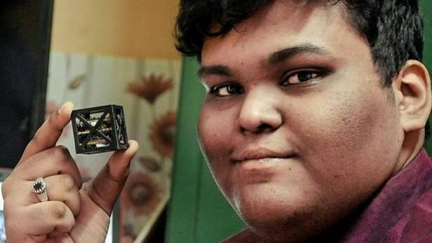 Der 18-jährige Inder Rifath Shaarook hat den bisher leichtesten Satelliten konstruiert