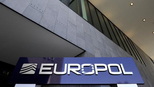 Europol ist weltweit gegen Kreditkartenbetrug vorgegangen.