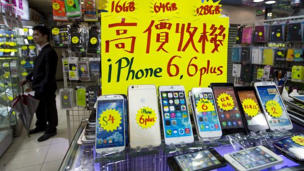Damit sich iPhone-Hüllen nicht vor der offiziellen Präsentation am Elektronikmarkt in Shenzhen verbreiten, werden sie von Apple zurückgekauft