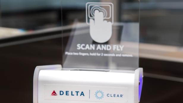 Dieser Fingerabdruck-Scanner steht Delta-Passagieren am Flughafen von Washington D.C. zur Verfügung