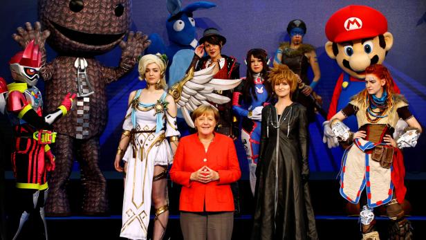 Bundeskanzlerin Angela Merkel stattete der Gamescom erstmals einen Besuch ab