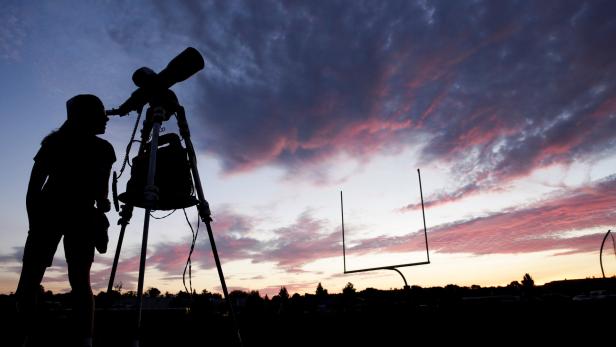 Mit einem Teleskop sollte man Florence am Nachthimmel sehen können