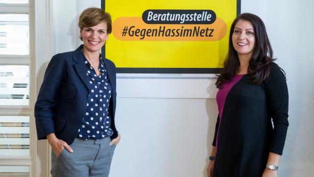 Am 15. September 2017 eröffnete Staatssekretärin Muna Duzdar (r.) gemeinsam mitFrauenministerin Pamela Rendi-Wagner (l.) die Beratungsstelle #GegenHassimNetz in Wien Margareten.