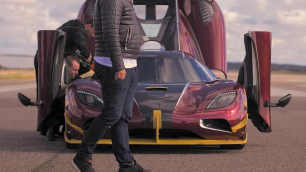 Der schwedische Rennautohersteller Koenigsegg konnte die Zeit, die der Bugatti Chiron von Null auf 400 km/h und wieder auf Null aufgestellt hat, .