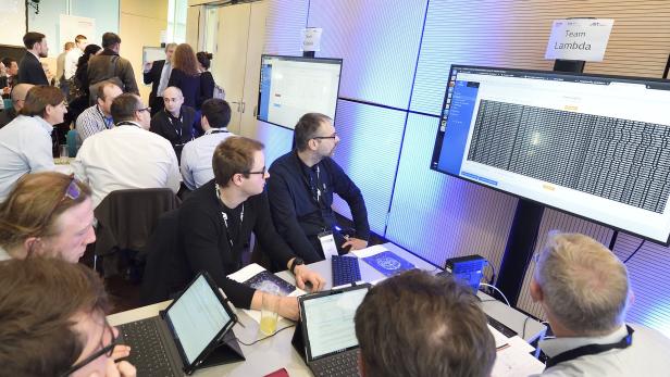 Cybersecurity Planspiel im Tech Gate Vienna: IT-Sicherheitsexperten bei der Arbeit