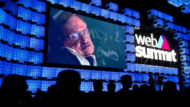 Stephen Hawking hielt am Web Summit eine Rede über KI.