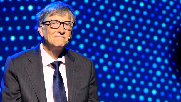 Bill Gates mit Anzug und Krawatte