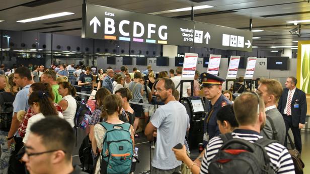 Am Flughafen Wien-Schwechat sind seit heute 25 E-Gates mit Gesichtserkennung in Betrieb