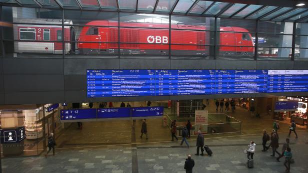 Der Personal Indoor Assistant der ÖBB führt Bild für Bild am Smartphone durch den Wiener Hauptbahnhof