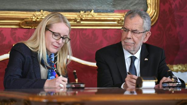 DigitalministerinMargarete Schramböck und Bundespräsident Alexander Van der Bellen
