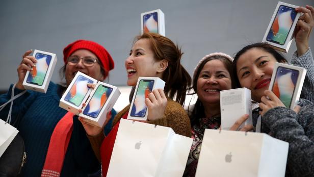 Die Verkäufe des iPhone X sollen geringer als gehofft sein. Apple will angeblich mit einer Preisreduktion nachhelfen