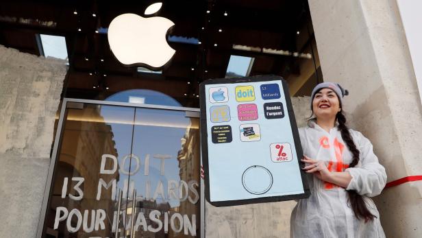 Attac hatte vor Weihnachten vor den Apple-Stores in Frankreich protestiert.