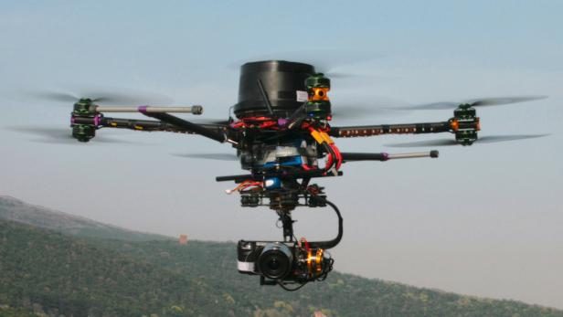 Robimo-Drohne für Filmaufnahmen