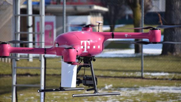 Diese Drohne wurde bei der 5G-Demonstration von T-Mobile in Innsbruck am 9.2.2018 dank besonders kurzer Latenzzeit über das Mobilfunknetz gesteuert