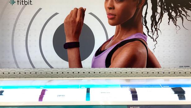 US-FITBIT-SHARES-DROP-OVER-20-PERCENT-AFTER-WEAK-EARNINGS-REPORT