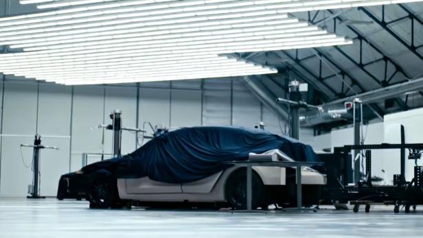 Mysteriöses Auto in einem Tesla-Video