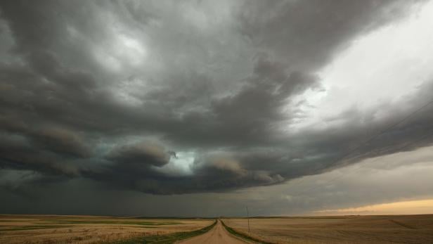 US-CENTER-FOR-SEVERE-WEATHER-RESEARCH-SCIENTISTS-SEARCH-FOR-TORN