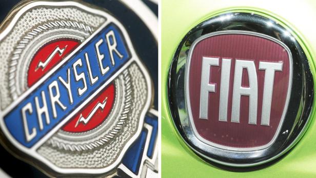 Logos von Chrysler und Fiat.